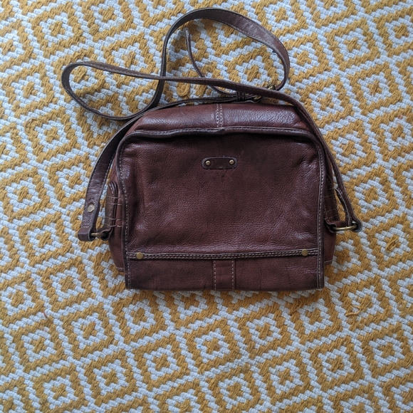 Liebeskind• Leather Flap Turn Lock Crossbody bag. - Picture 8 of 11